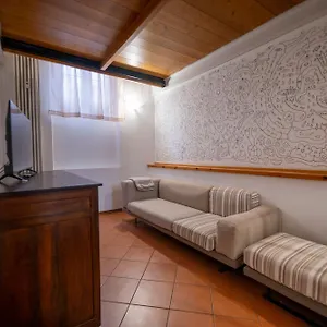 Ugo Bassi 23 , Milano Italia